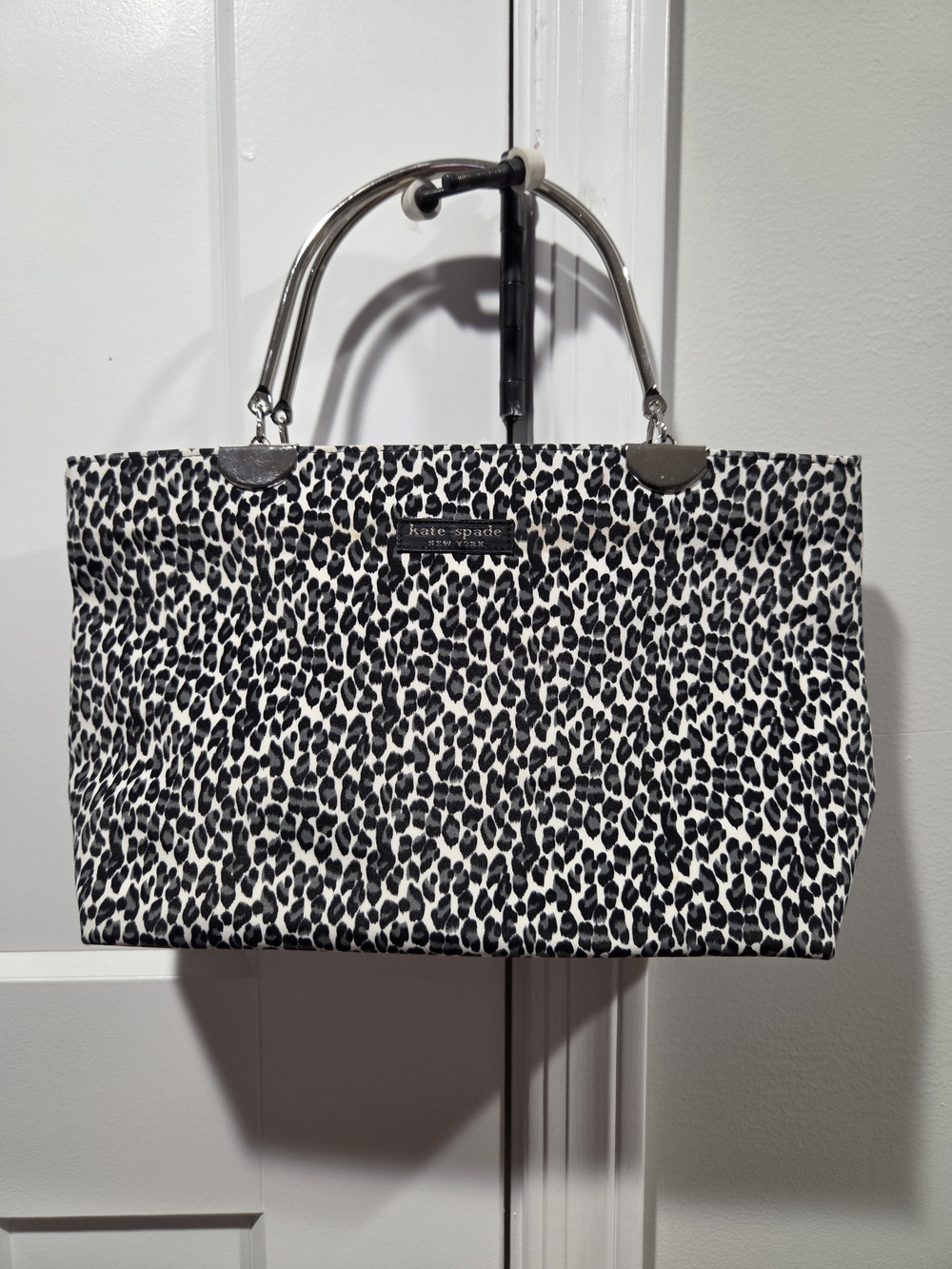 AMazing Kate Spade Black & White Leopard-Print Handbag With Metal Handles Y2K